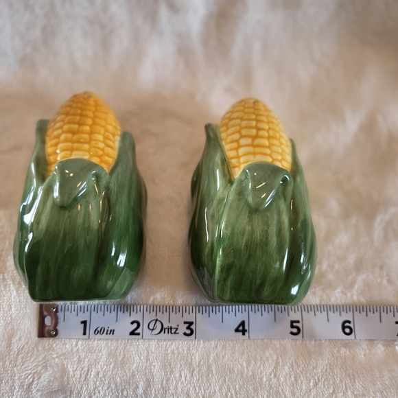 Half Shucked Corn On the Cob Salt and Pepper Shakers Ceramic - Picture 8 of 8